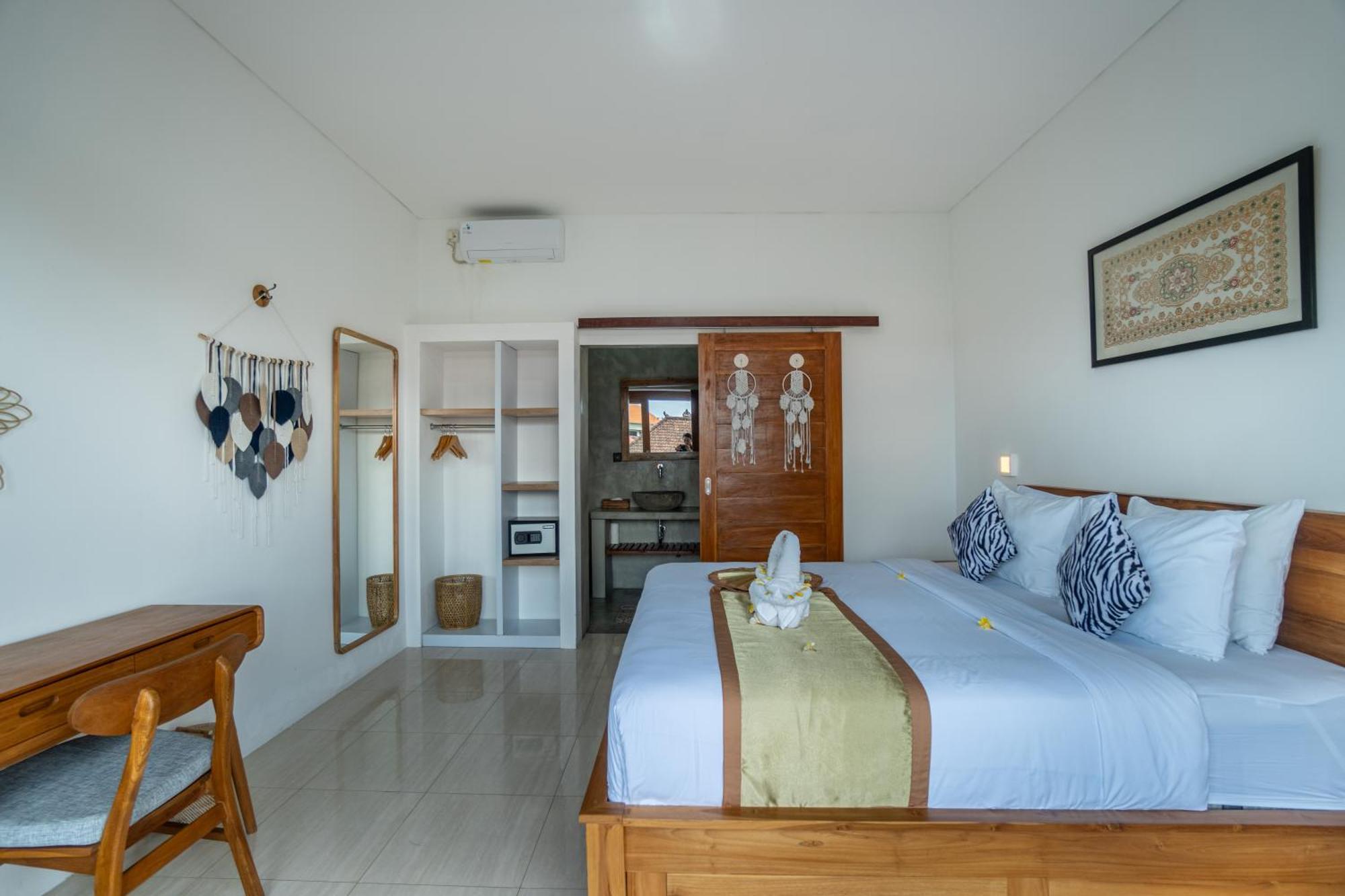 The Breeze Stay And Surf Canggu  Exterior photo