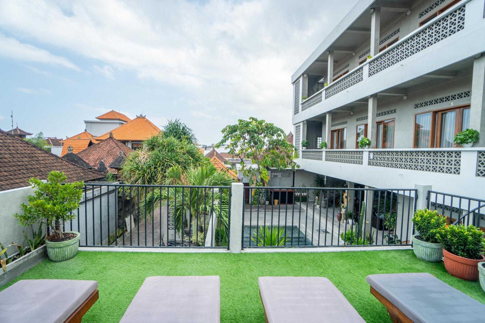 The Breeze Stay And Surf Canggu  Exterior photo