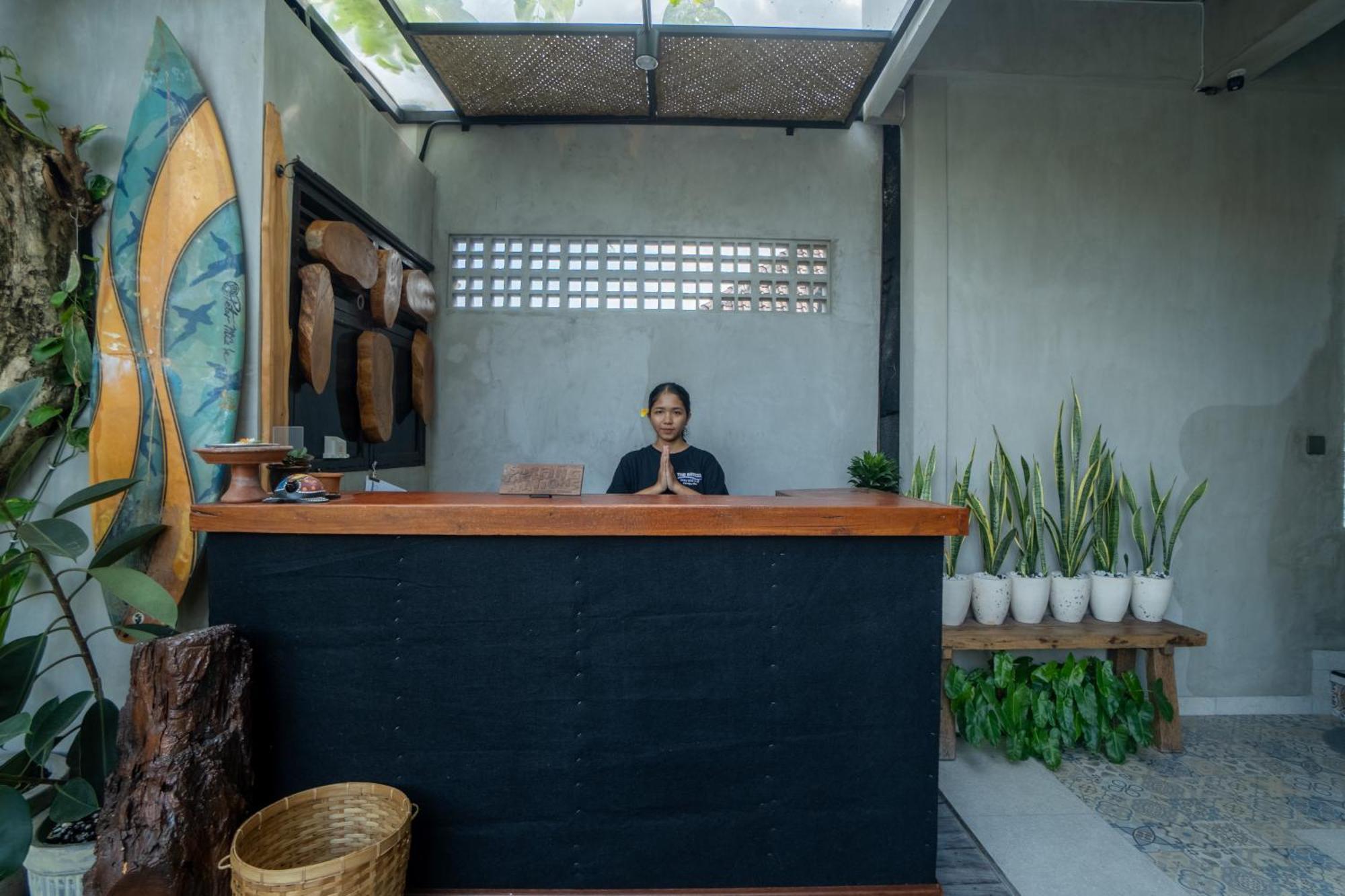 The Breeze Stay And Surf Canggu  Exterior photo
